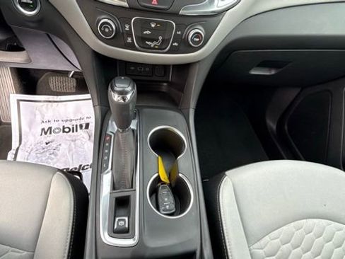 Used 2021 Chevrolet Equinox LS image 19