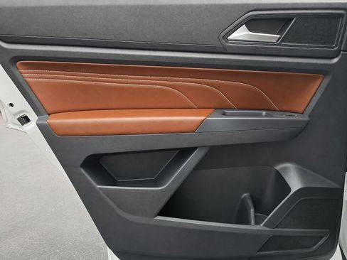 Used 2021 Volkswagen Atlas SE w/ Panoramic Sunroof Package FWD image 36