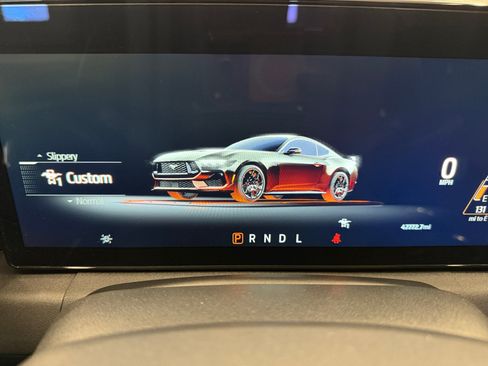 Used 2024 Ford Mustang Coupe RWD image 31
