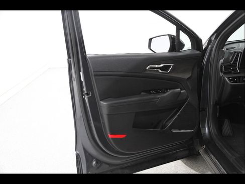 Used 2023 Kia Sportage X-Line w/ X-Line Premium Package AWD/4WD image 4