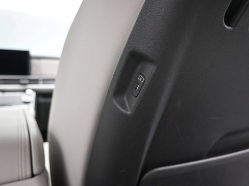 Used 2025 Hyundai Santa Fe SEL FWD image 12