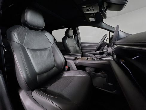 Used 2025 Toyota Sienna Limited AWD/4WD image 25
