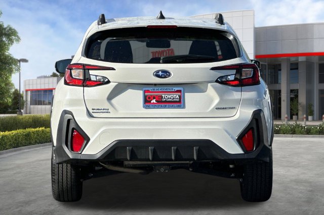 Used 2024 Subaru Crosstrek 2.0i Premium AWD/4WD image 5