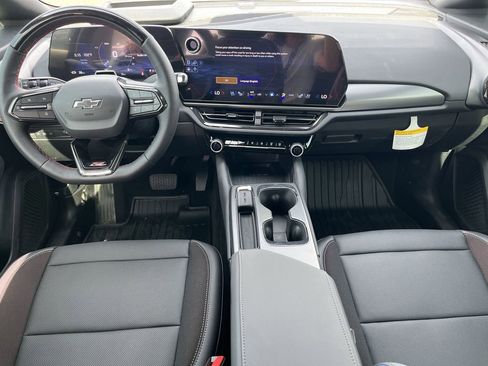 New 2025 Chevrolet Equinox EV RS image 11