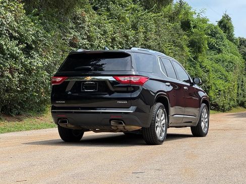 Used 2020 Chevrolet Traverse Premier FWD image 5