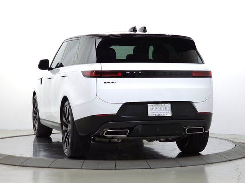 Used 2025 Land Rover Range Rover Sport SE AWD/4WD image 3