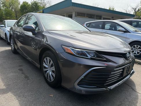 Used 2023 Toyota Camry LE FWD image 3