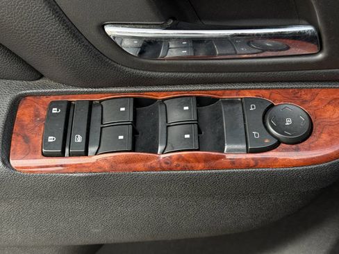 Used 2013 Chevrolet Tahoe LT RWD image 25