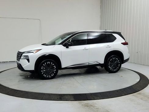 New 2026 Nissan Rogue Platinum w/ Platinum Premium Package image 3