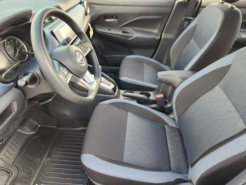 New 2025 Nissan Versa SV w/ Trunk Package image 9