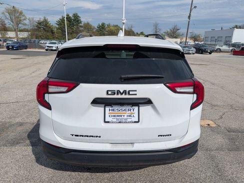 Used 2023 GMC Terrain SLT w/ Elevation Edition image 7
