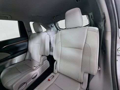 Used 2014 Toyota Highlander Limited w/ Driver Technology Package AWD/4WD image 20