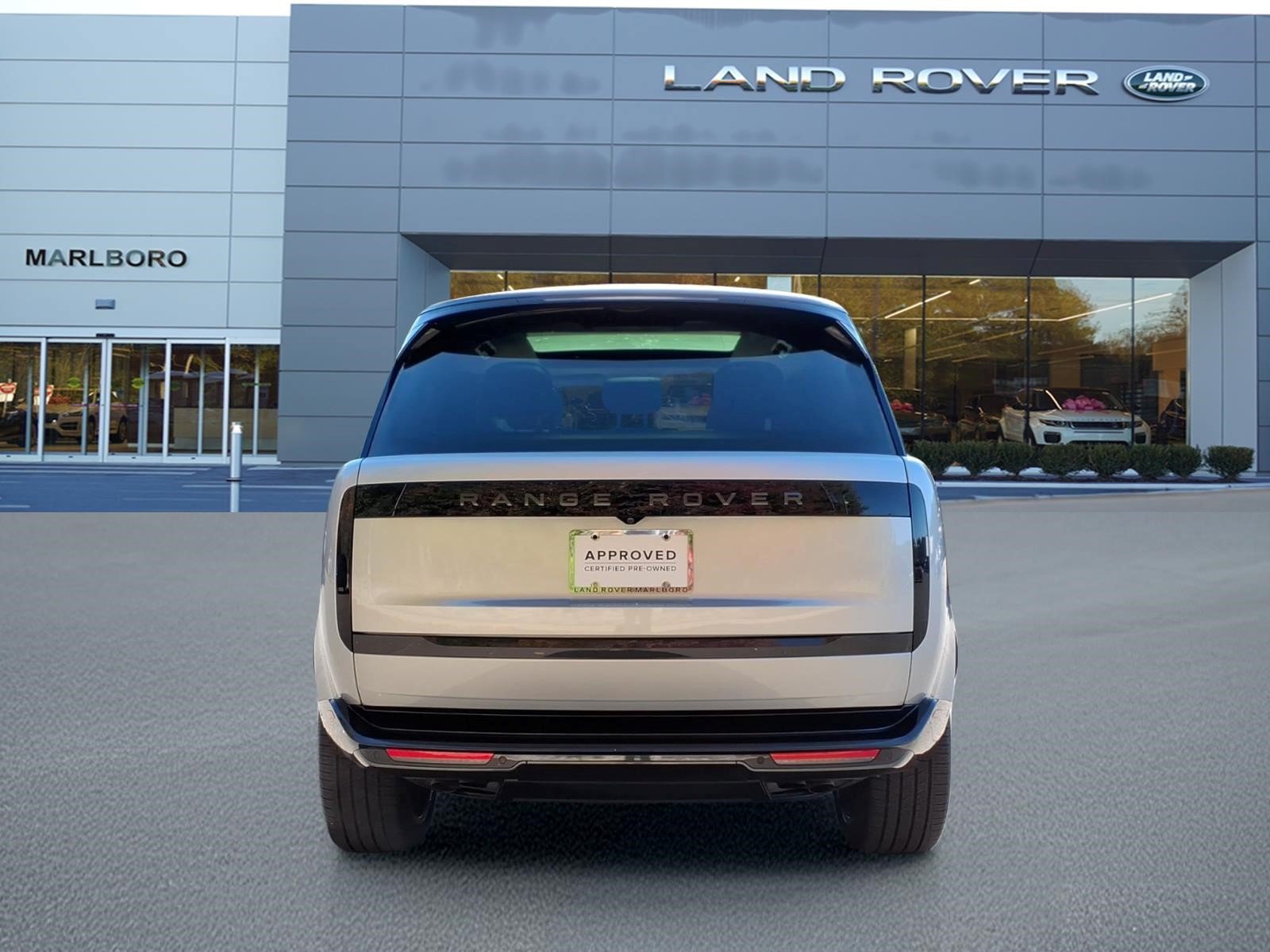 Certified 2025 Land Rover Range Rover SE AWD/4WD image 7