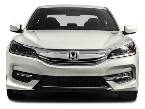Used 2017 Honda Accord Sport image 4