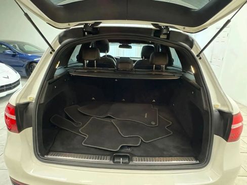 Used 2018 Mercedes-Benz GLC 300 w/ Premium Package image 18