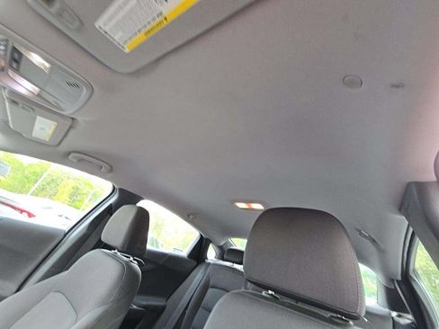 Used 2018 Chevrolet Malibu Hybrid w/ Driver Confidence Package FWD image 8