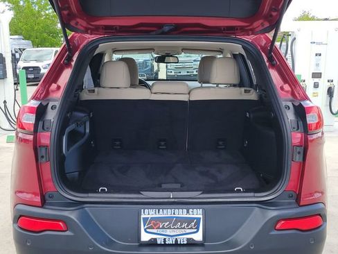 Used 2016 Jeep Cherokee Latitude w/ Cold Weather Group AWD/4WD image 12