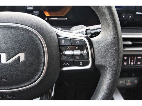 Certified 2025 Kia Sorento LX FWD image 21