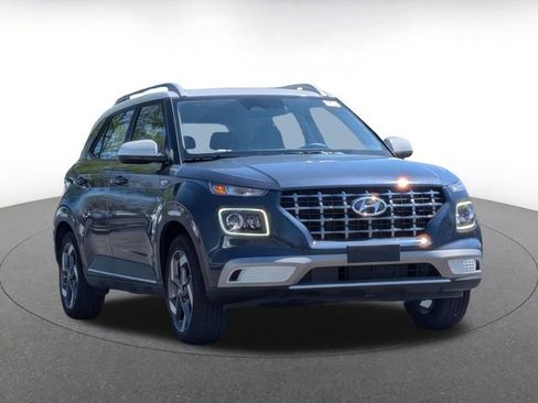 Certified 2025 Hyundai Venue Limited FWD image 1