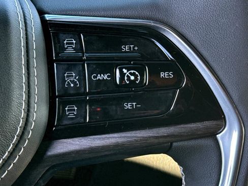 Used 2024 Jeep Grand Cherokee L Overland image 23