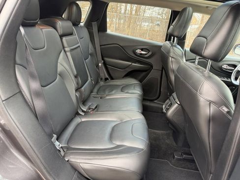 Used 2015 Jeep Cherokee Limited image 26