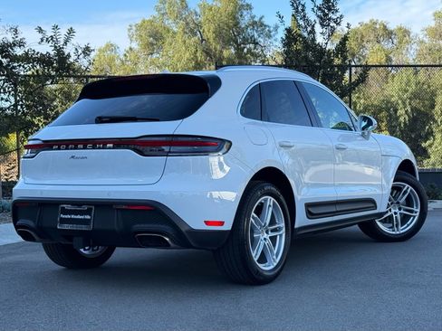 Used 2026 Porsche Macan image 7