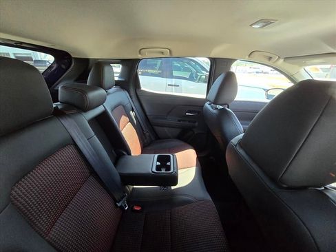 Used 2025 Nissan Kicks SR FWD image 7