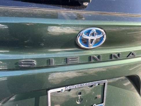 Used 2024 Toyota Sienna LE image 26