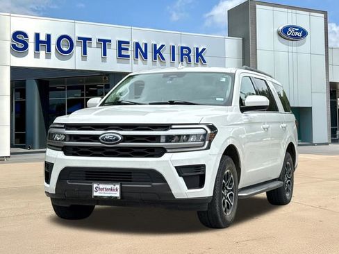 Used 2022 Ford Expedition XLT RWD image 3