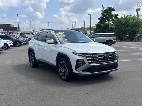 Used 2025 Hyundai Tucson Limited FWD image 3