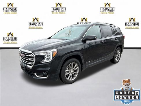 Used 2024 GMC Terrain SLT image 1
