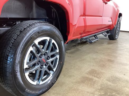 Used 2026 Toyota Tacoma TRD Sport w/ TRD Sport Upgrade Package AWD/4WD image 9