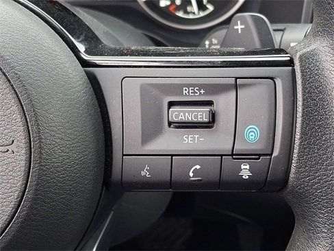 Used 2023 Nissan Rogue SV image 23