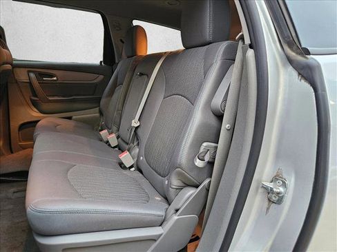 Used 2017 Chevrolet Traverse LS FWD image 14