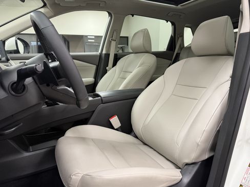 Used 2023 Nissan Rogue SV w/ SV Premium B Package FWD image 13