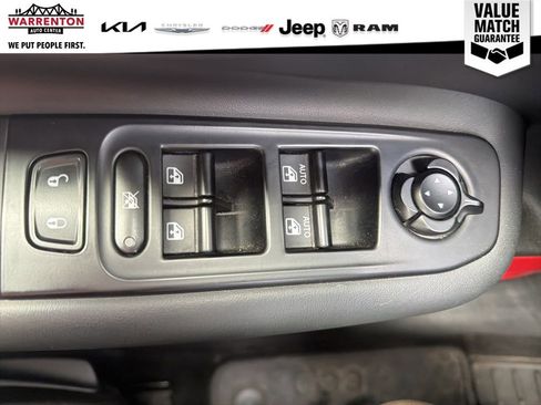 Used 2023 Jeep Renegade Trailhawk AWD/4WD image 15