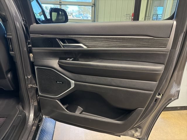 Used 2024 Jeep Wagoneer Series II w/ Premium Group I AWD/4WD image 26