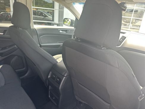 Used 2022 Ford Edge SE image 23