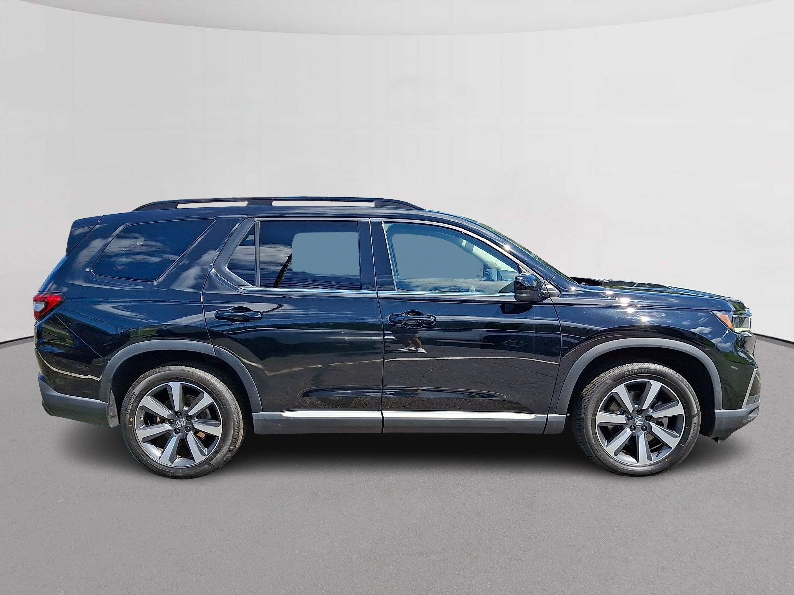 Used 2023 Honda Pilot Touring image 12