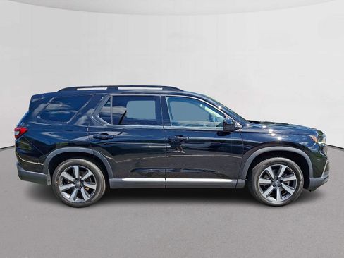 Certified 2023 Honda Pilot Touring image 12
