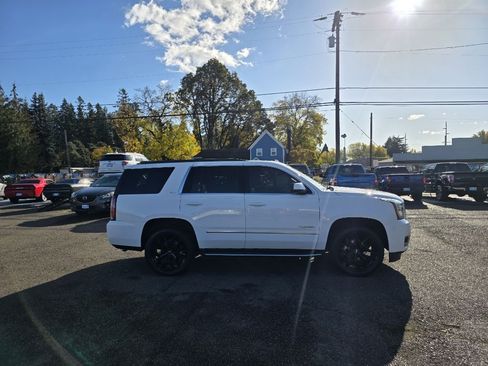 Used 2017 GMC Yukon SLT w/ Premium Edition image 4