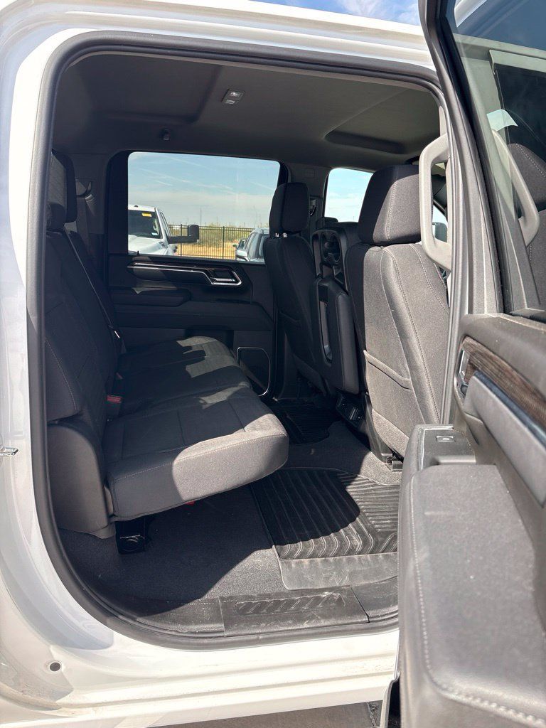 Used 2025 Chevrolet Silverado 3500 LT w/ Safety Package AWD/4WD image 20
