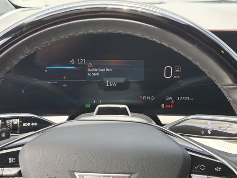 Used 2025 Cadillac Optiq Luxury 2 AWD/4WD image 32