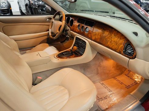 Used 1999 Jaguar XK8 Coupe image 23