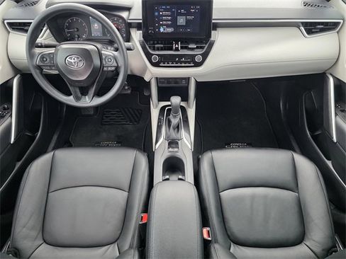 Certified 2025 Toyota Corolla Cross L image 18