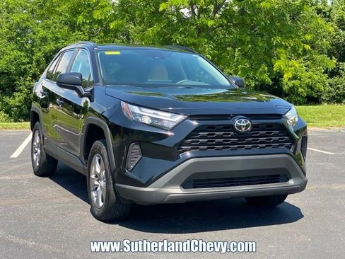 Used 2025 Toyota RAV4 LE AWD/4WD image 9