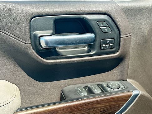 Used 2019 GMC Sierra 1500 SLT w/ SLT Premium Plus Package AWD/4WD image 21