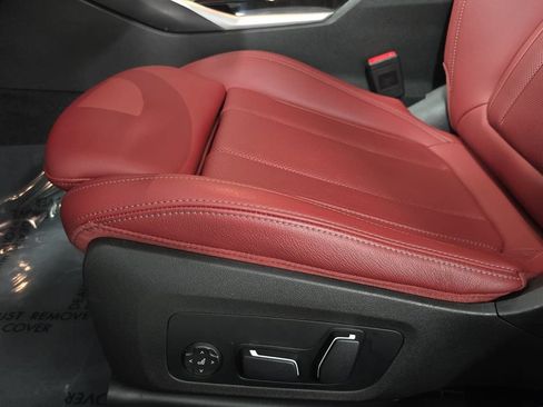 Used 2024 BMW 330i Sedan w/ M Sport Package RWD image 24