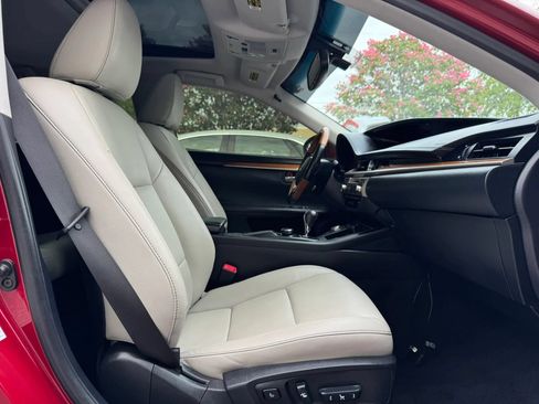 Used 2013 Lexus ES 300h w/ Premium Pkg FWD image 23
