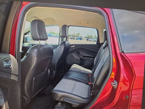 Used 2019 Ford Escape SE w/ SE Sport Appearance Package AWD/4WD image 11